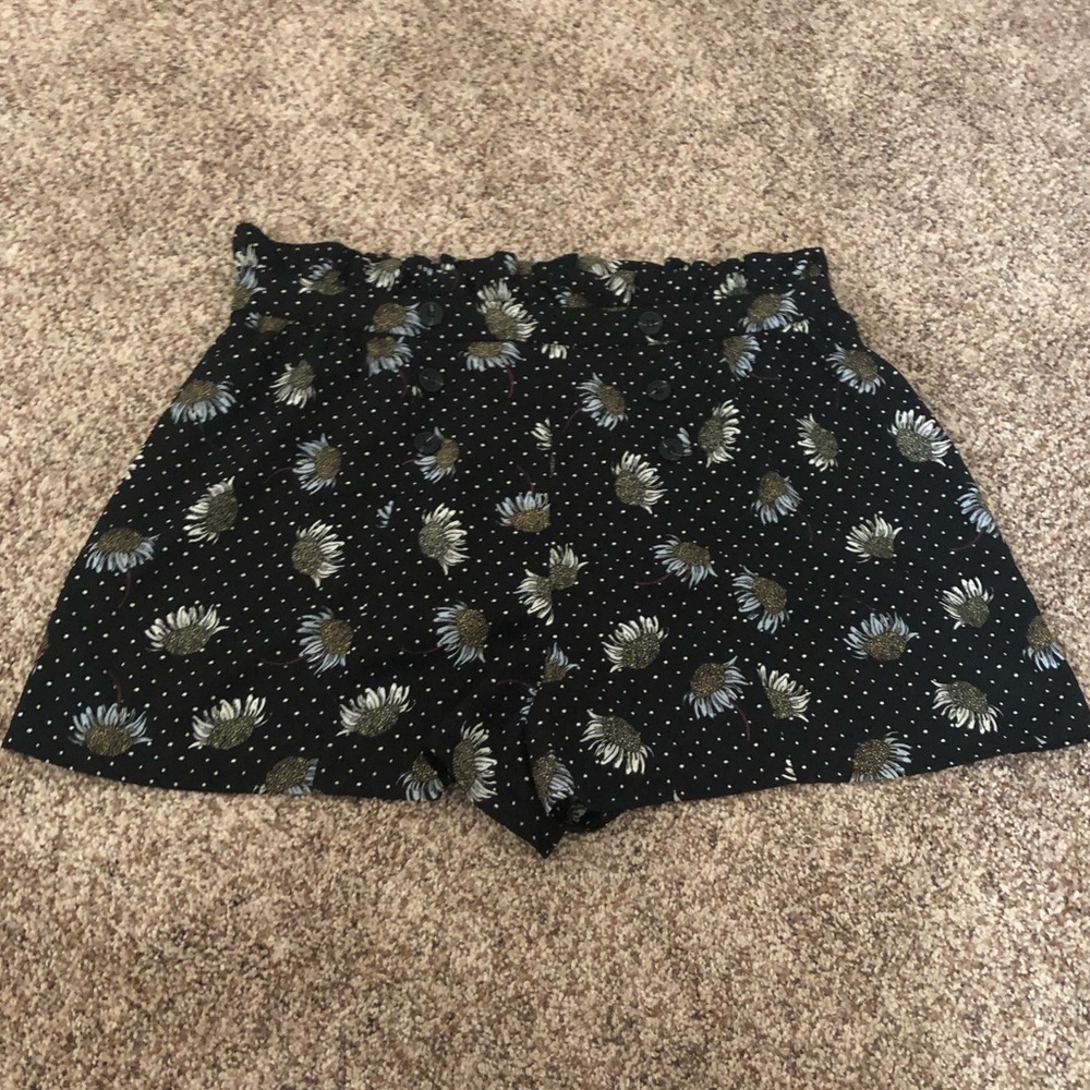 Topshop Daisy Printed Shorts